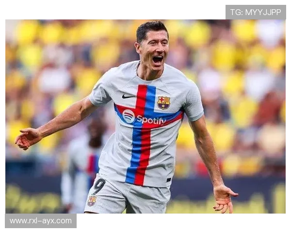 莱万多夫斯基助攻能力再现神奇,助攻数据超越射门成焦点